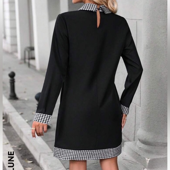 Houndstooth Print Contrast Collar Tunic Dress. 12. - Picture 4 of 4